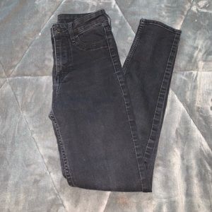 black basic high rise skinny jeans